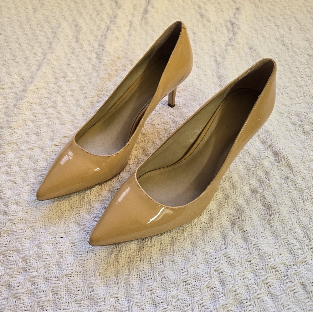 Ann Taylor Nude Patent Leather Pointed Toe Heels Size 9.5